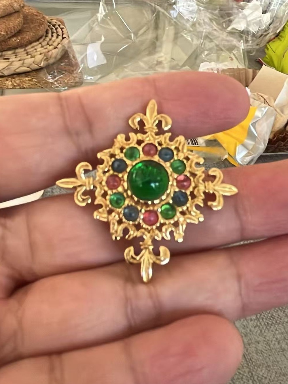 Vintage Christian Dior Rare Gripoix Glass Cabochon Maltese Cross Gold Brooch Pin - Picture 4 of 5